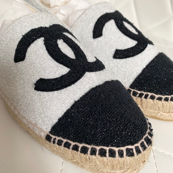 SOLD-Chanel White Black Captoe CC Logo Espadrilles - Picture 3 of 7